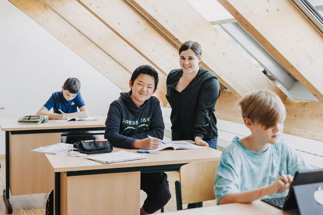 COLLEGIUM-BERNARDI_SchülerInnen Im Klassenzimmer22_A-Lamprecht