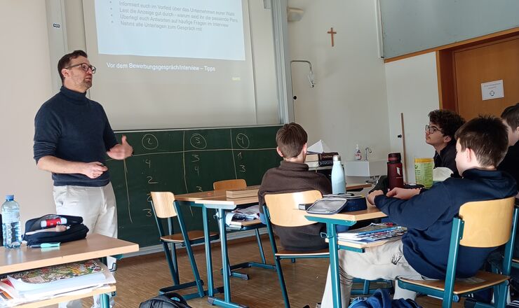 Gelber-Engel_2026_05